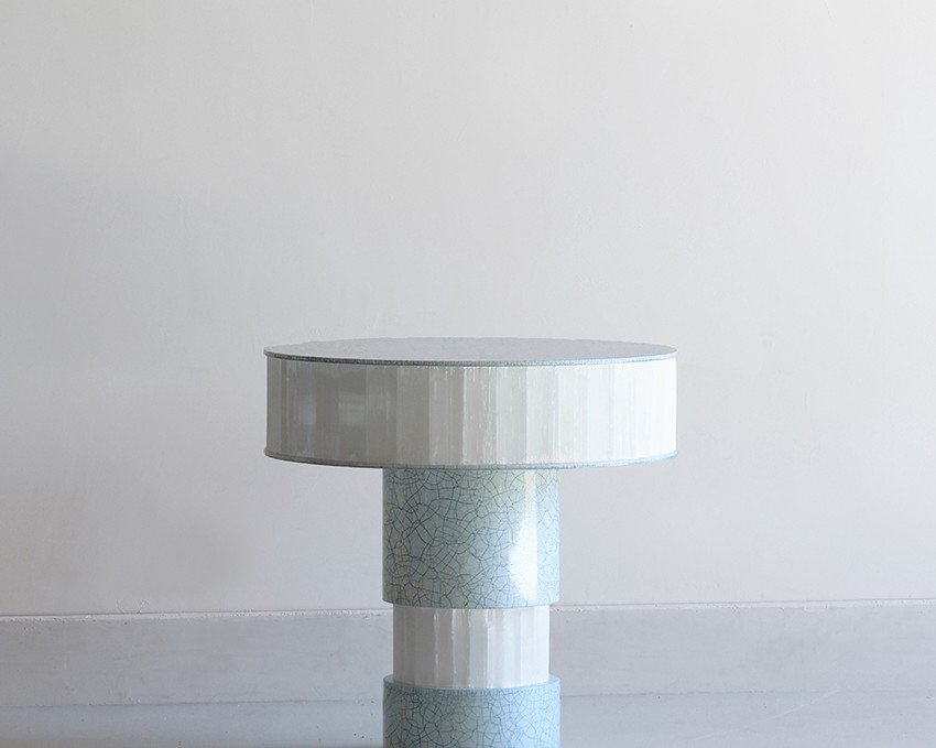 White Crackle modern lacquer and gypse side table by Jallu Ébénistes available through RUNE, New York